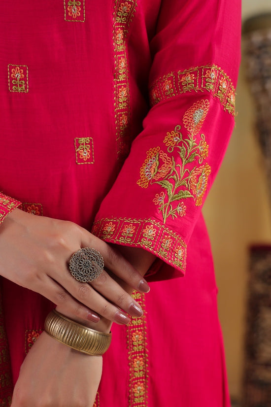 Rumi Rani Pink Mul Chanderi Kurta Set With Jari Embroidery & Lining