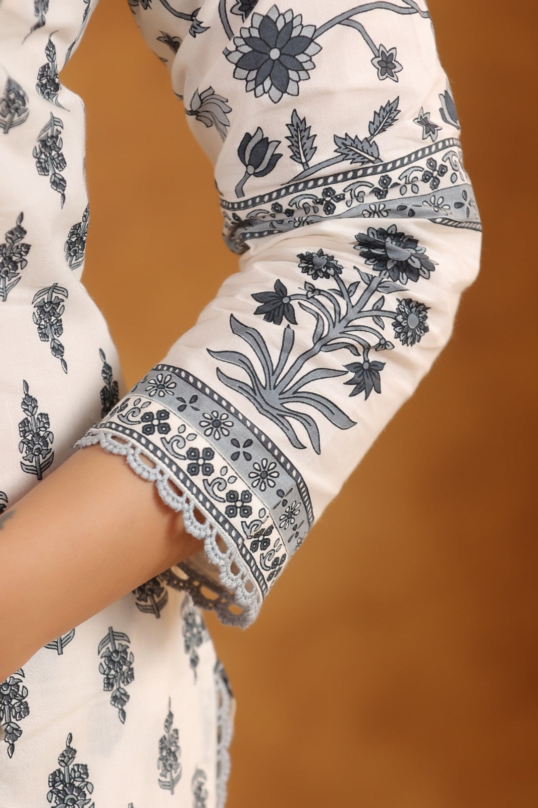 Saisha Grey Cotton Suit Set