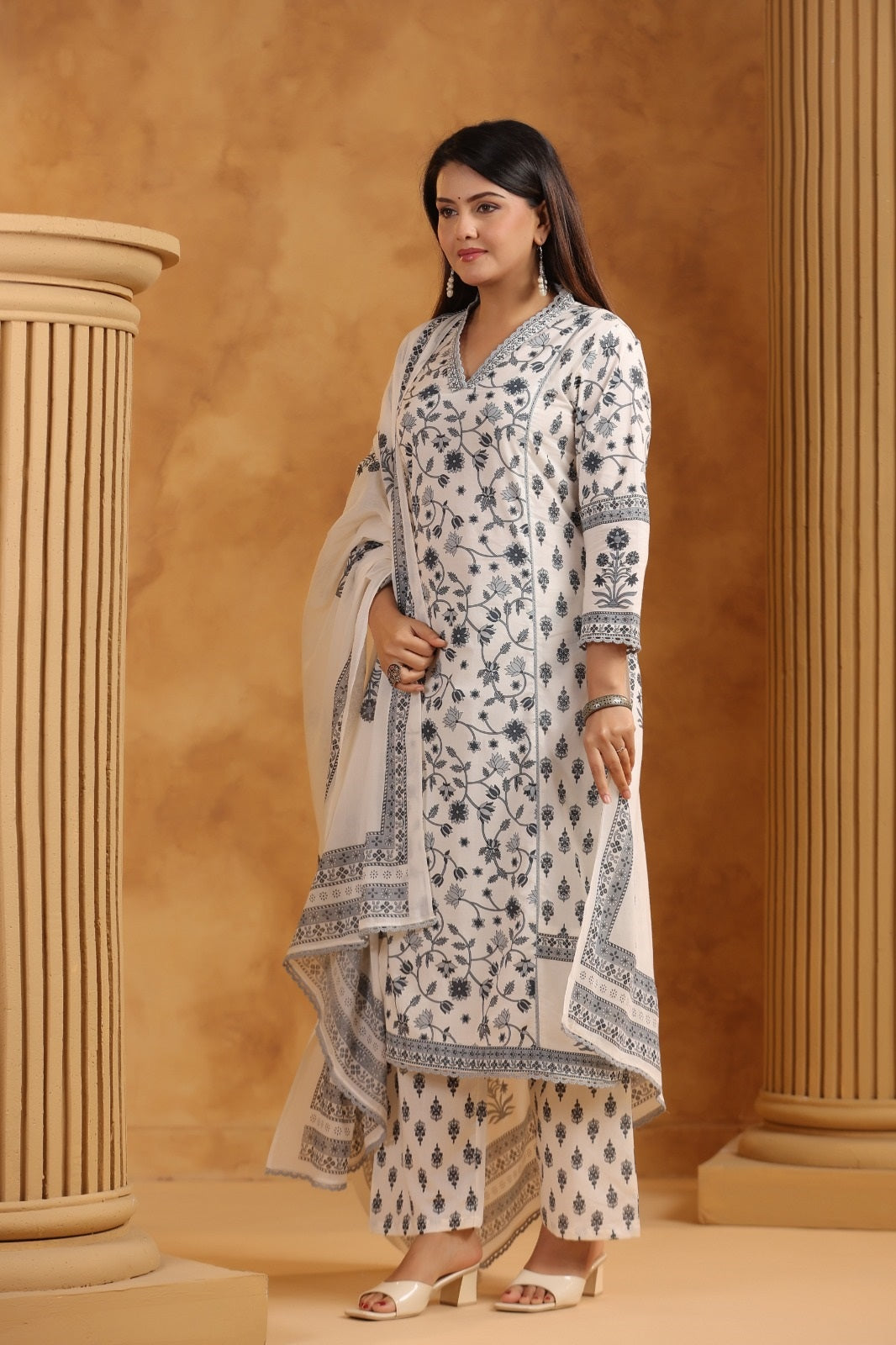 Saisha Grey Cotton Suit Set