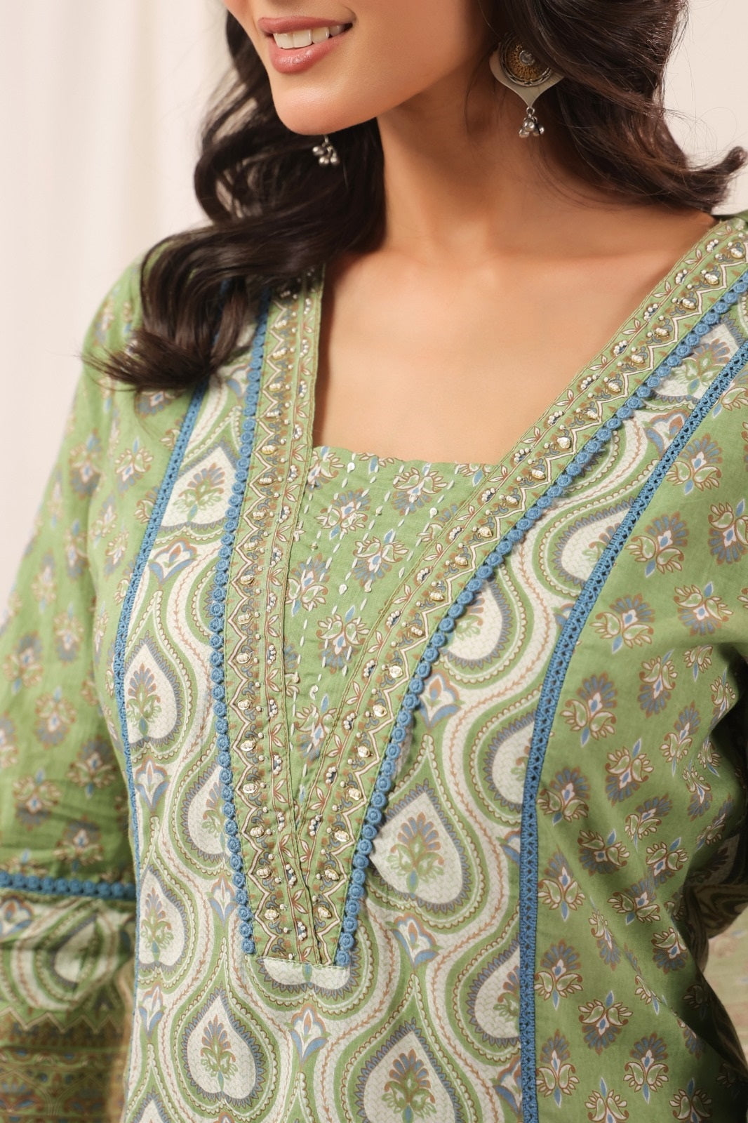 Aashvi Green Cotton Suit Set For Women