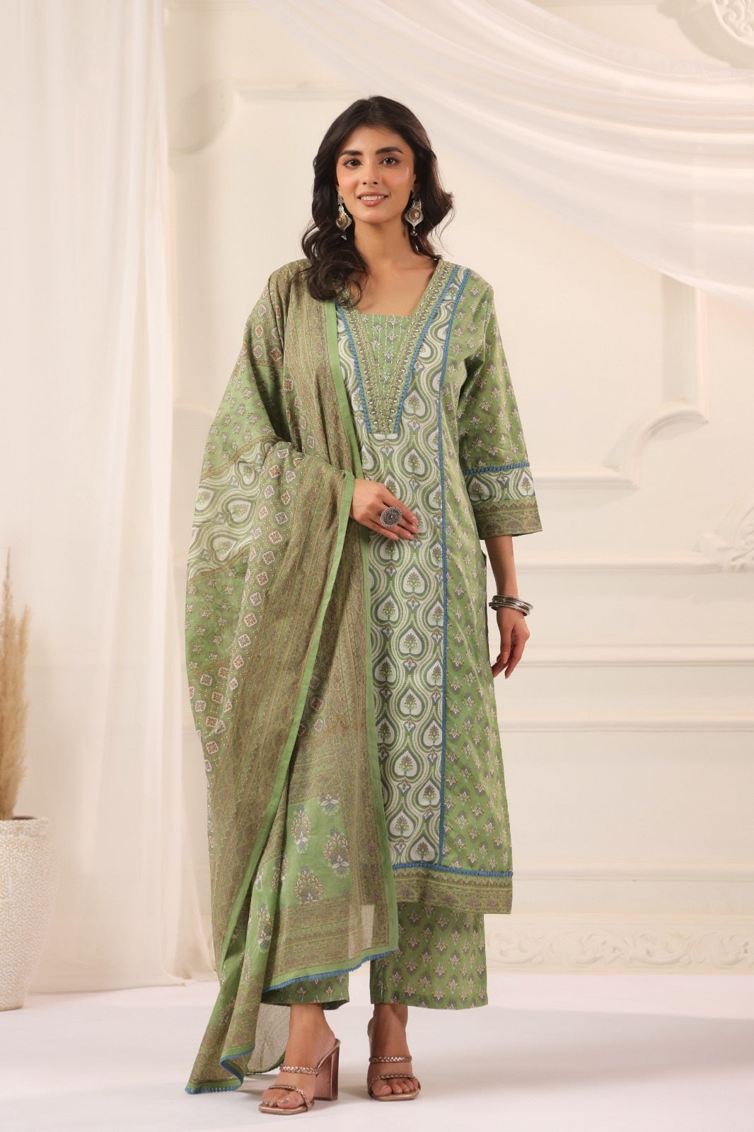 Aashvi Green Cotton Suit Set For Women