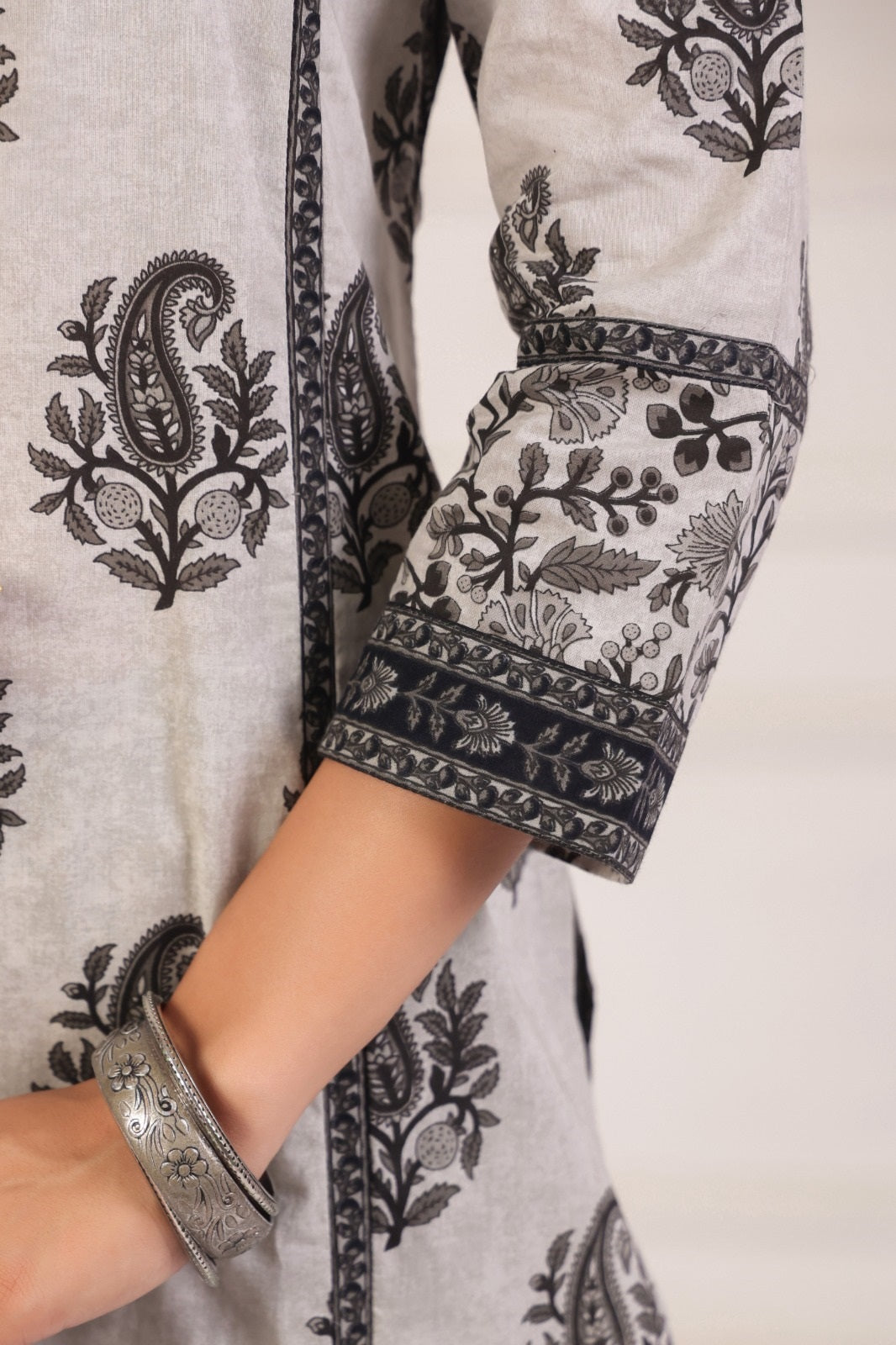Satya Grey Cotton Straight Suit Set For Women
