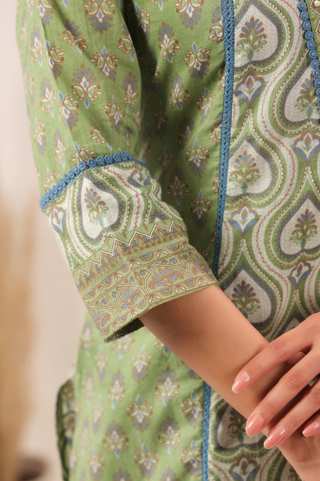 Aashvi Green Cotton Suit Set For Women