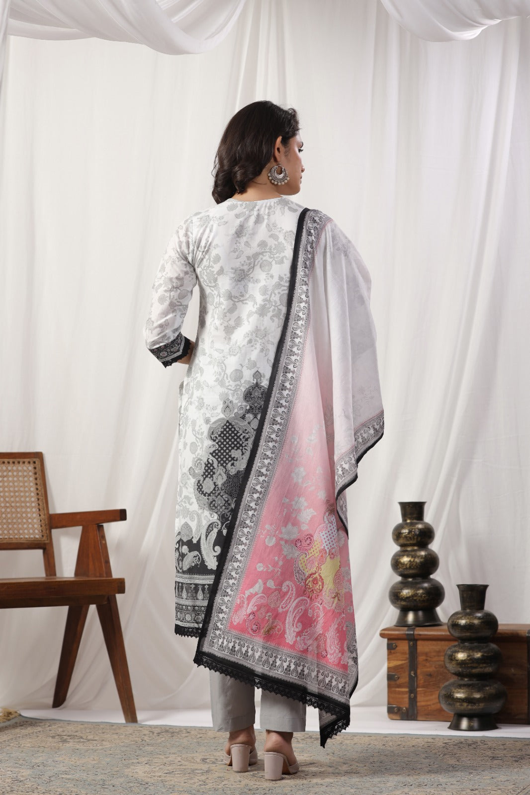Hana White & Black Giza Cotton Set