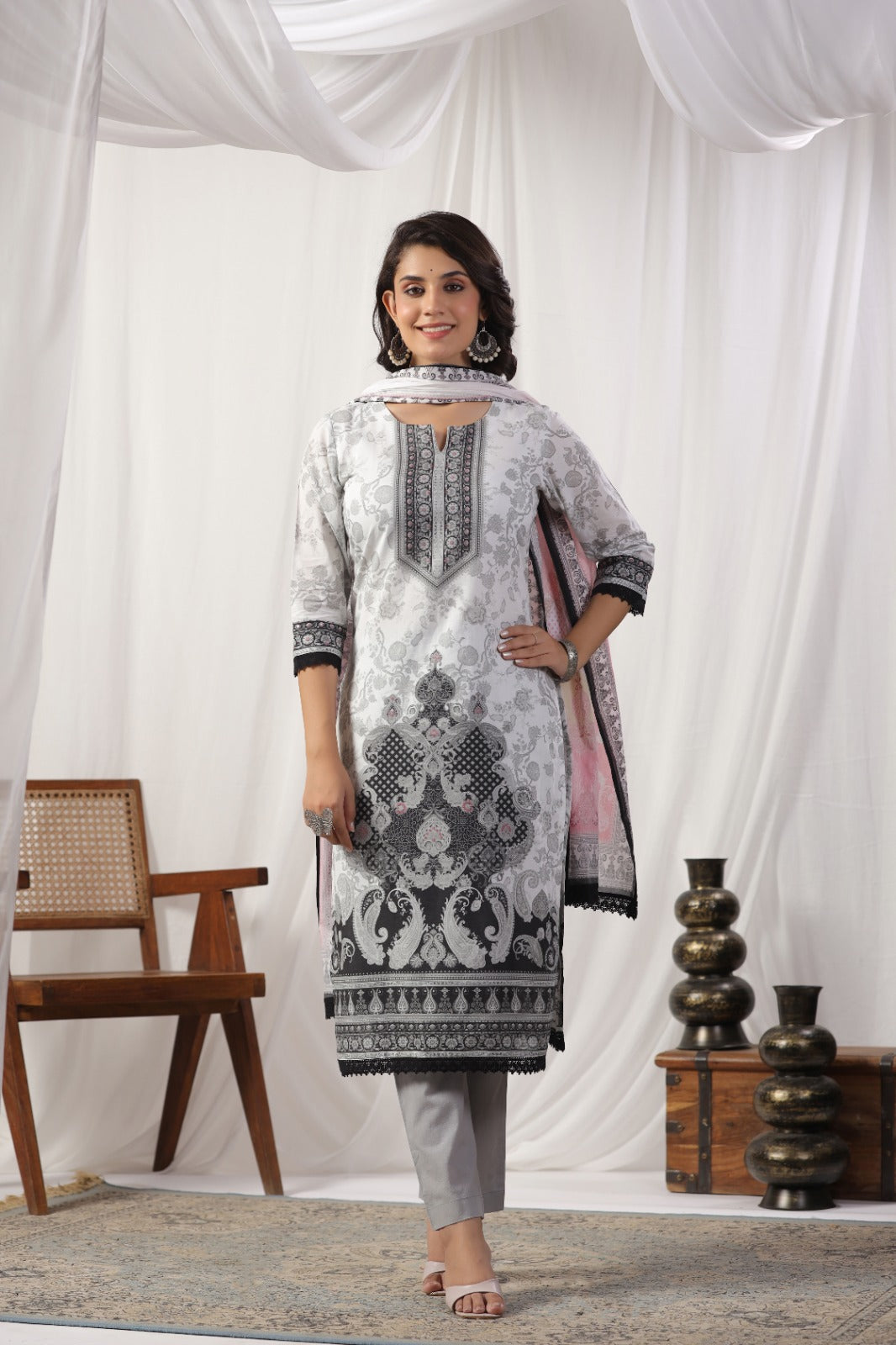 Hana White & Black Giza Cotton Set