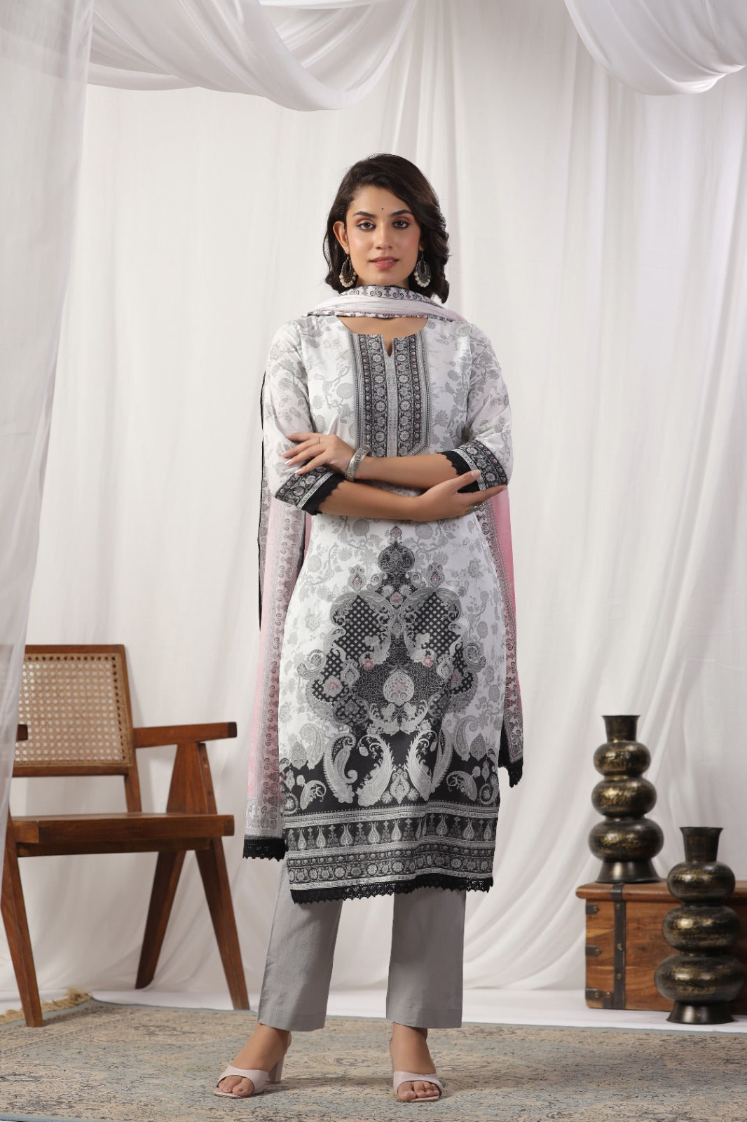 Hana White & Black Giza Cotton Set
