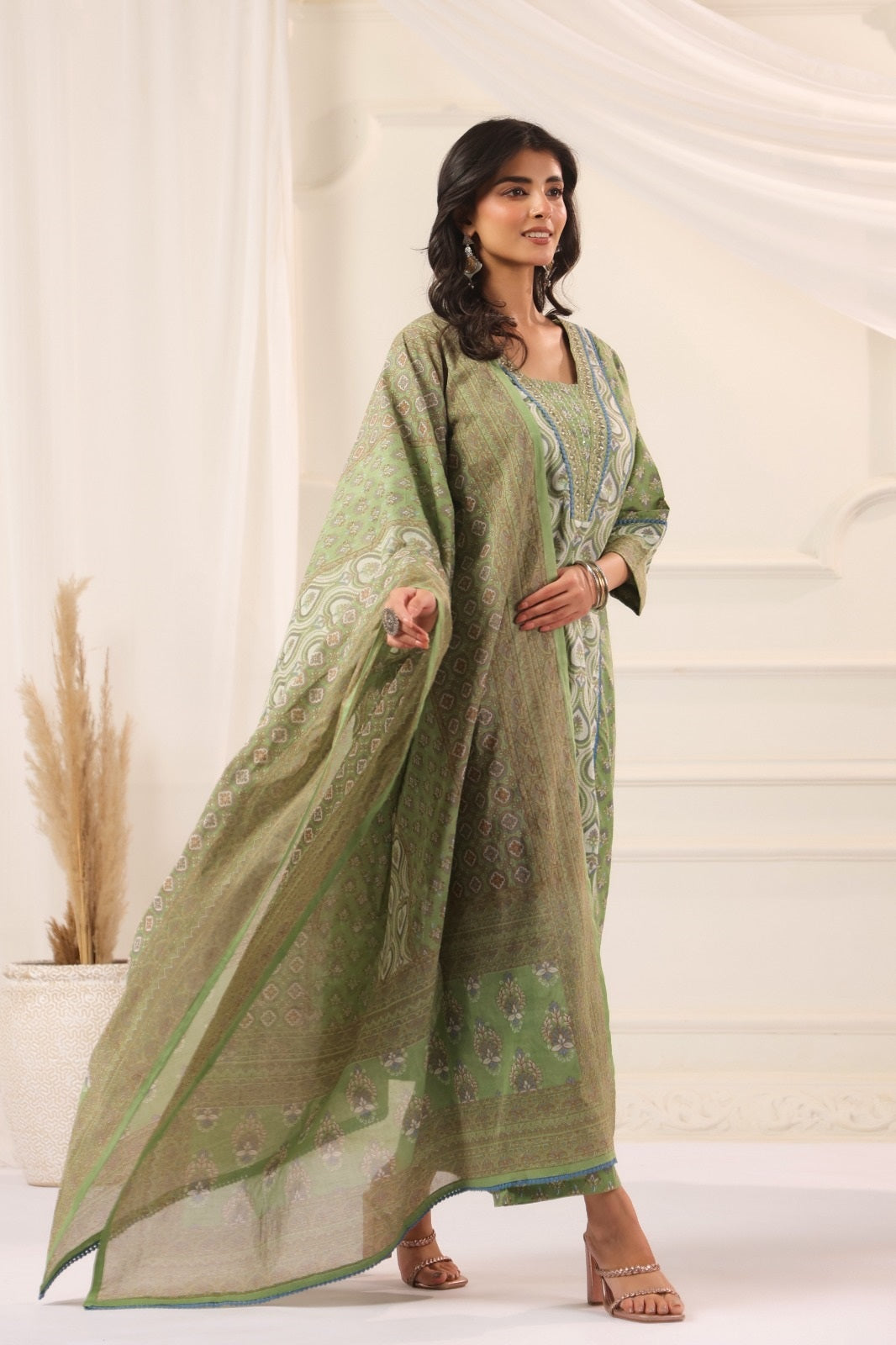 Aashvi Green Cotton Suit Set For Women