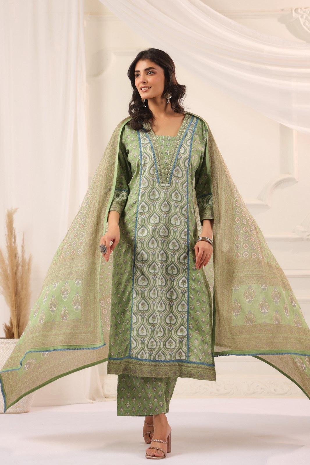 Aashvi Green Cotton Suit Set For Women