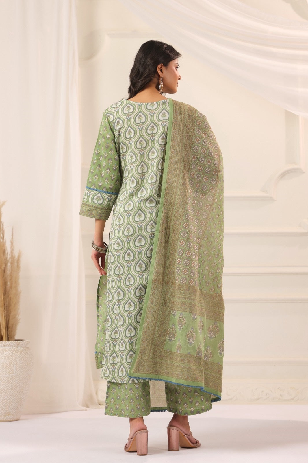 Aashvi Green Cotton Suit Set For Women