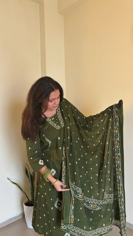 Yami Green Cotton A Line Suit Set